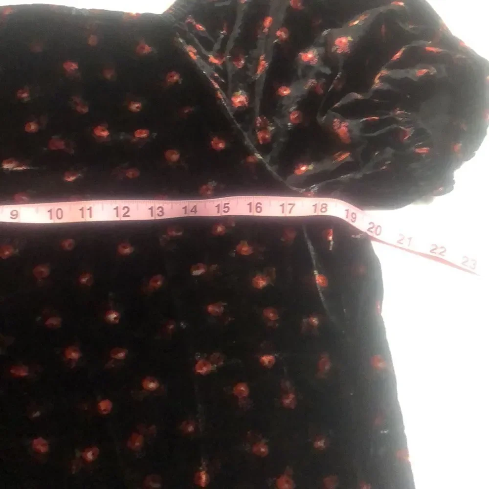 Loft  velvet dark floral  romantic  sweetheart puff sleeve collarless top size M